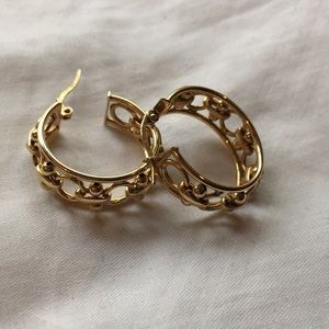 Beautiful 14k gold Earrings from Turkey.